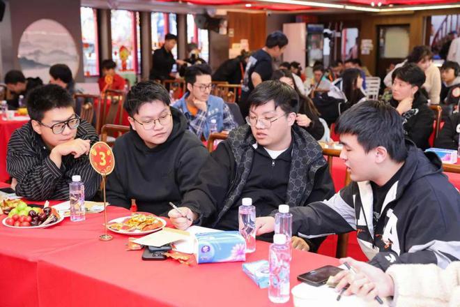 方舟》就与玩家们来了一场“交心局”凯发国际平台刚迈进2025年《命运(图10)